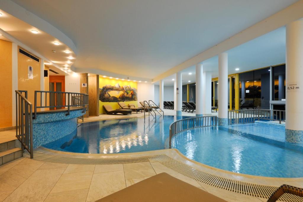 بودينسدورف Hotel Urbani المظهر الخارجي الصورة